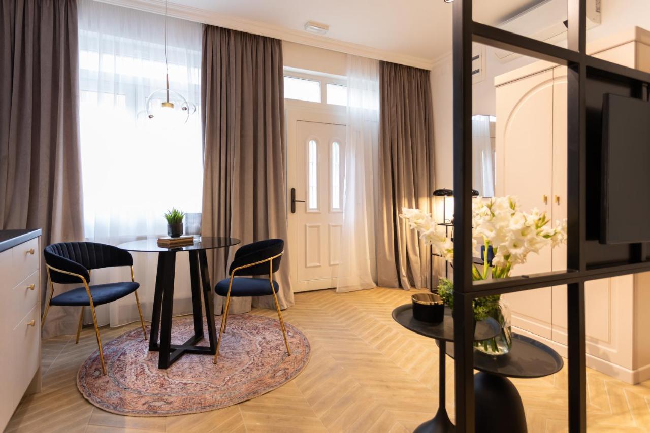 Pierrot & Pierrette Mesnicka Appartement Zagreb Buitenkant foto