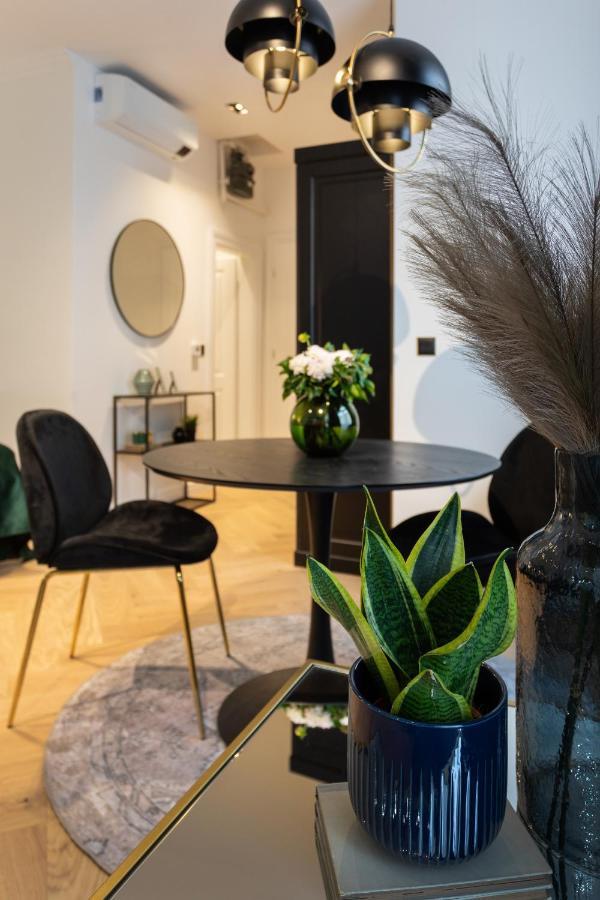 Pierrot & Pierrette Mesnicka Appartement Zagreb Buitenkant foto
